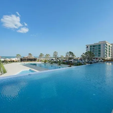 Apartment Apartament Alezzi Infinity 1 *